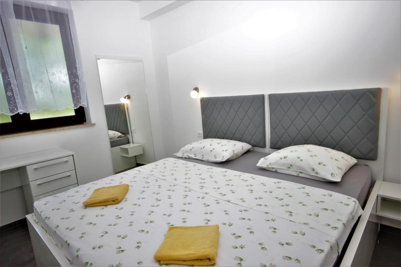 Smitran Apartment *