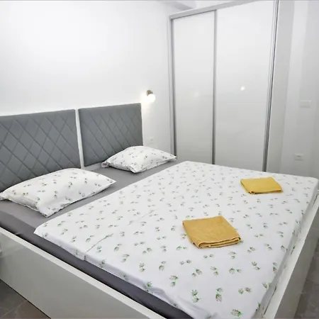 Apartments Smitran Banjole Exterior photo