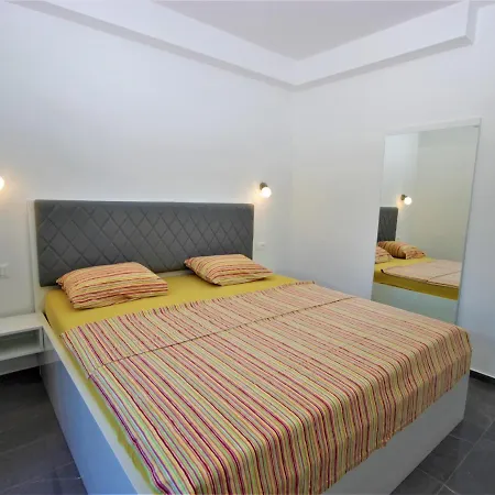 Apartments Smitran Banjole Exterior photo